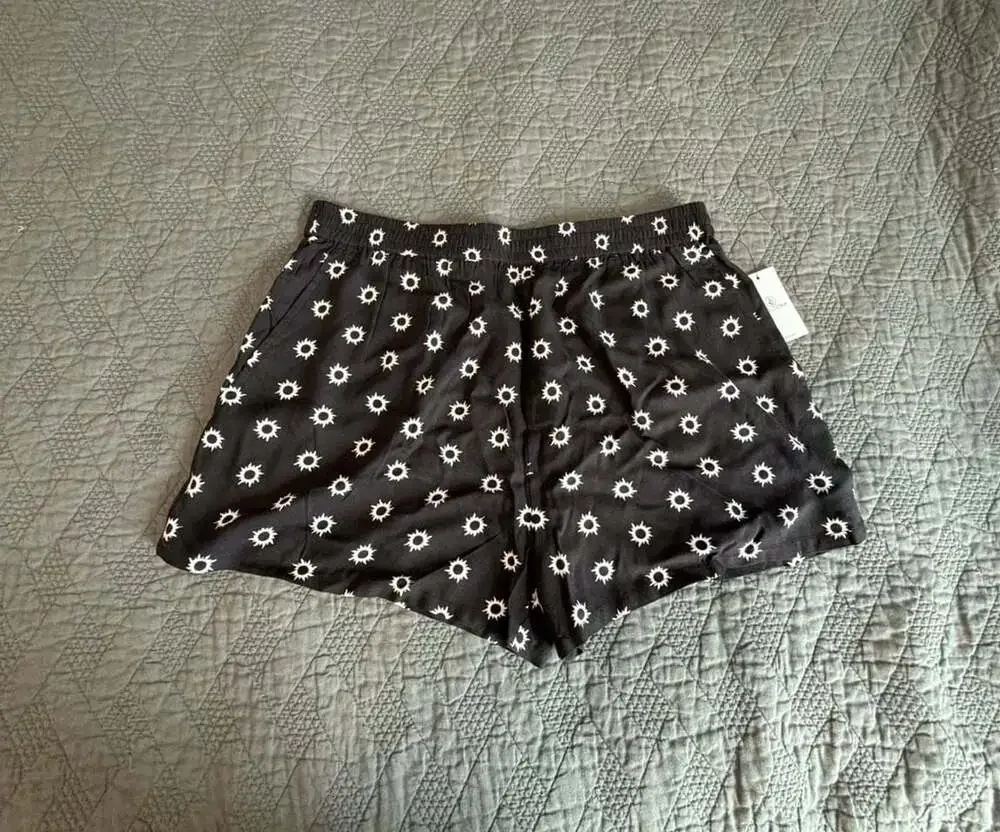 Volcom Beach Bandit Short in Black Sun Print L